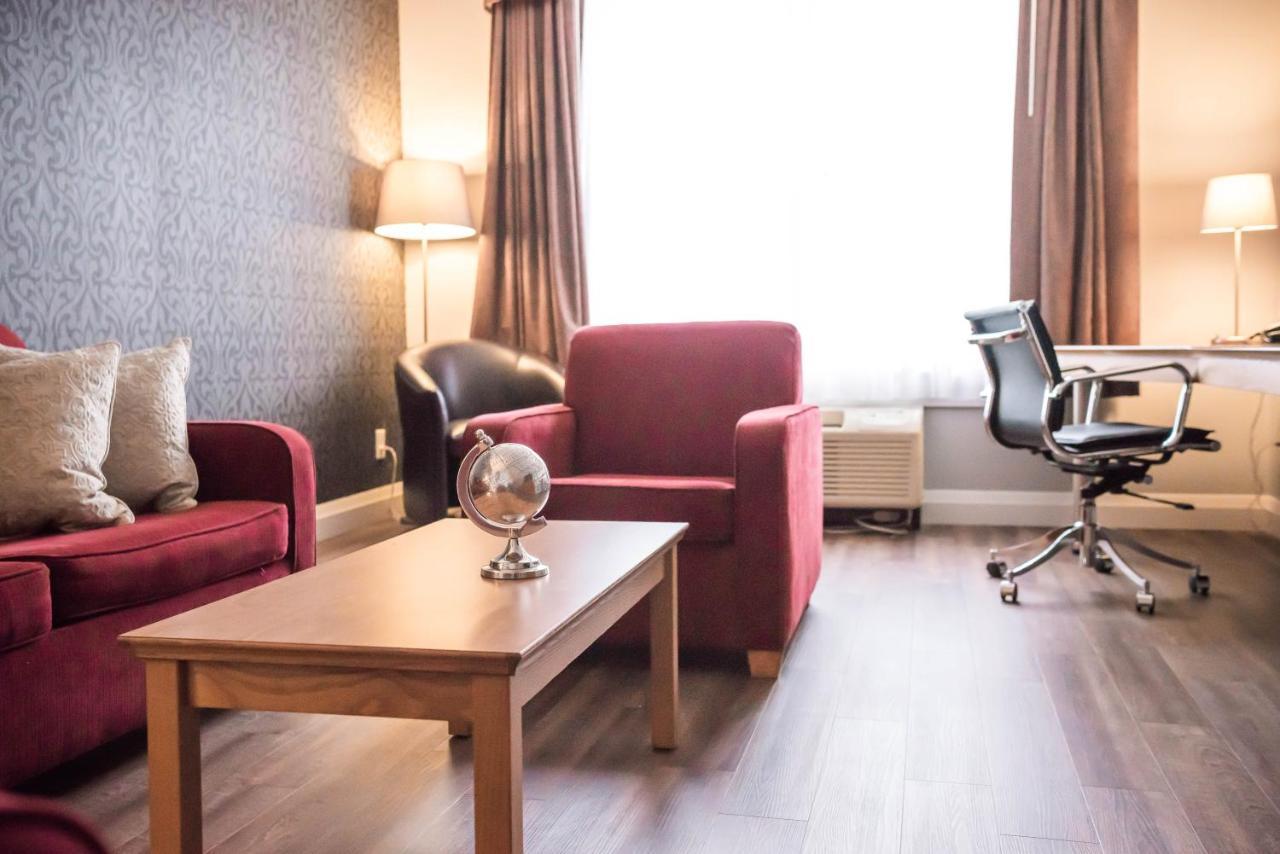 Hotel And Conference Centre 3*